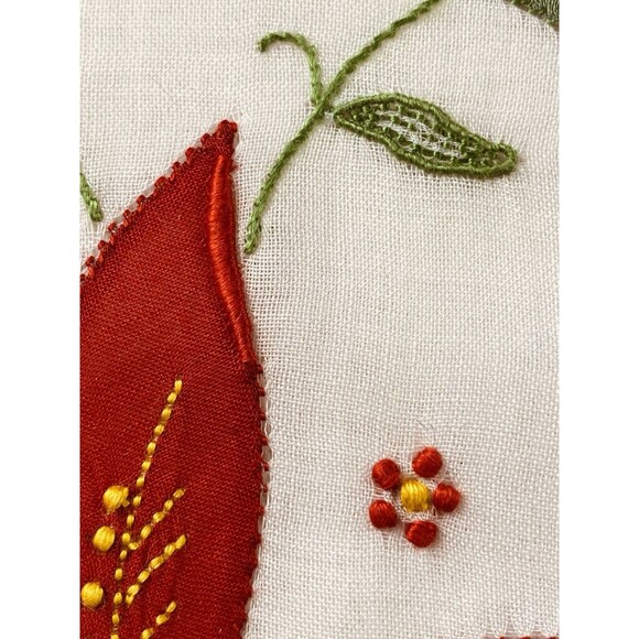 Christmas Holiday Embroidered Hanky Handkerchief Red Poinsettia Scalloped Edges - Picture 4 of 7